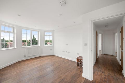 2 bedroom flat for sale, Vicarage Farm Road, Hounslow TW3