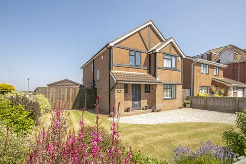 4 bedroom detached house to rent, Warren Edge Road, Southbourne