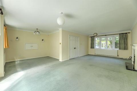 4 bedroom detached house for sale, Beconsfield Close, Dorridge, B93