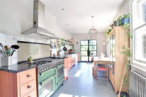 25 Ashmead Road, London, SE8 4DY