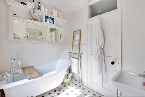 25 Ashmead Road, London, SE8 4DY