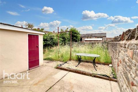 3 bedroom semi-detached house to rent, Ridgeway Road, Fishponds