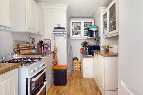 49 Long Acre, Basildon, SS14 2LW