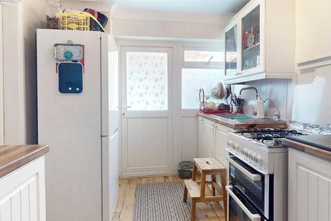49 Long Acre, Basildon, SS14 2LW