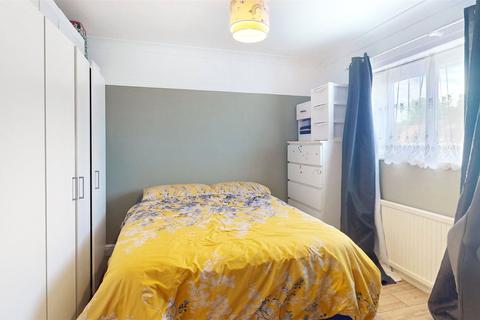 49 Long Acre, Basildon, SS14 2LW
