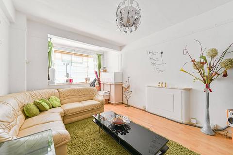 2 bedroom flat for sale, Dumbarton Court, Brixton Hill, London, SW2