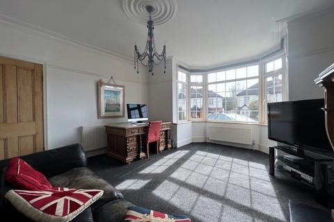 4 bedroom semi-detached house for sale, Deyncourt Gardens, Upminster RM14