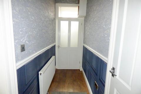 2 bedroom flat to rent, Oxford Avenue, South Shields