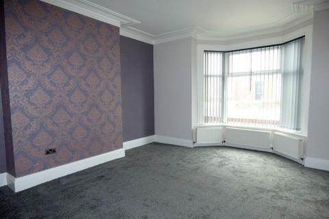 2 bedroom flat to rent, Oxford Avenue, South Shields