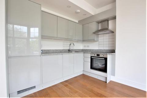 2 bedroom apartment to rent, Old Woking Road, West Byfleet KT14