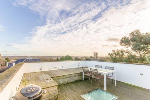 2 bedroom penthouse to rent, Oakleigh Park South, Whetstone, London, N20