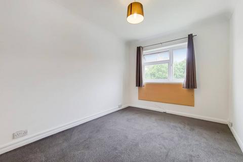 2 bedroom flat to rent, London Road, Stanmore, HA7
