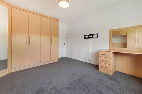 2 bedroom flat to rent, London Road, Stanmore, HA7