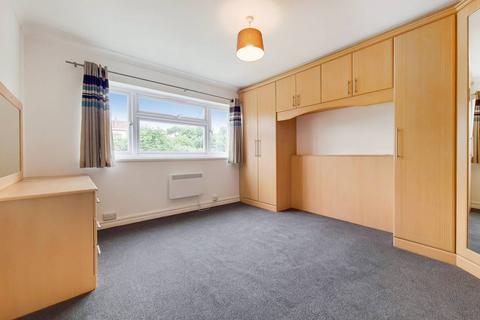 2 bedroom flat to rent, London Road, Stanmore, HA7