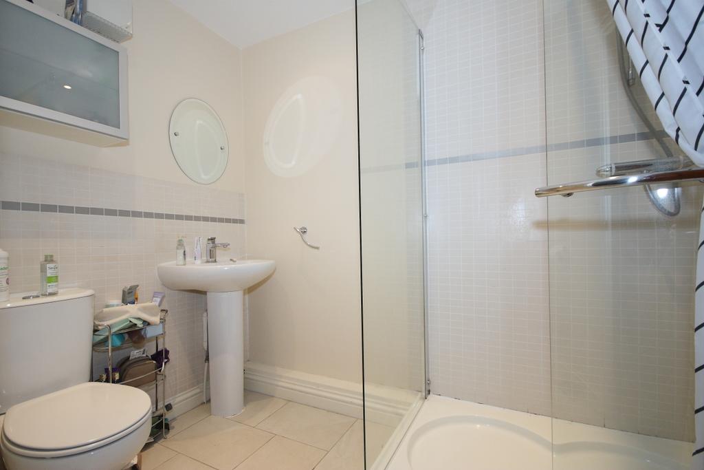 Ensuite Shower room