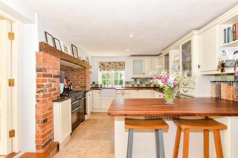 5 bedroom detached house for sale, Haviker Street, Tonbridge TN12