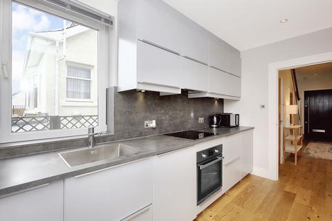 46 March Road, Edinburgh, EH4 3SZ