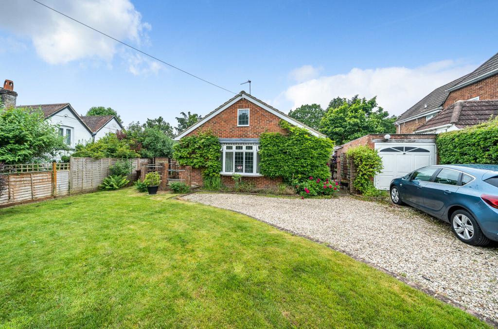 Pamber Heath Road, Pamber Heath, Tadley 3 bed bungalow for sale £530,000