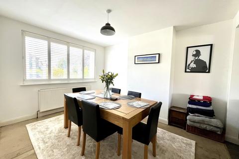 4 bedroom end of terrace house for sale, Mansfield Road, Chessington, Surrey. KT9 2PN