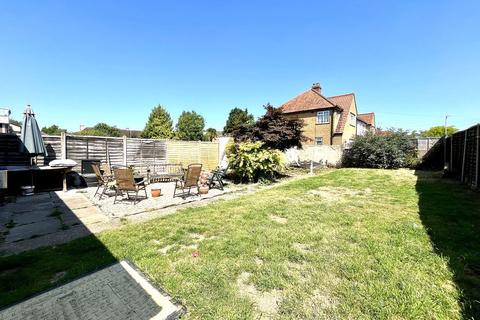 26 Mansfield Road, Chessington, KT9 2PN