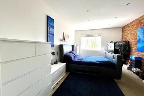 26 Mansfield Road, Chessington, KT9 2PN