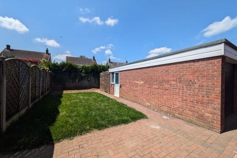 3 bedroom semi-detached house to rent, Daybrook Close, Harlaxton, NG32