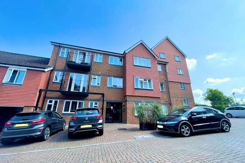 2 bedroom apartment to rent, Tower Close, East Grinstead, West Sussex, RH19