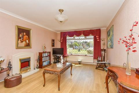 2 bedroom ground floor maisonette for sale, Ellison Court, Faversham, Kent