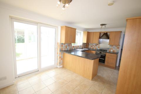 4 bedroom semi-detached house to rent, Coniston Road, Flitwick, MK45