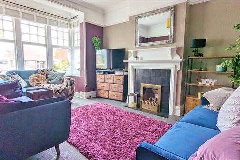 4 bedroom end of terrace house for sale, Pavilion Road, Worthing, West Sussex, BN14