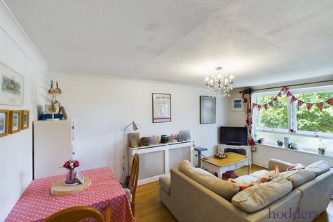 1 bedroom apartment for sale, Wellingtonia House, 135 Church Road, Addlestone, Surrey, KT15