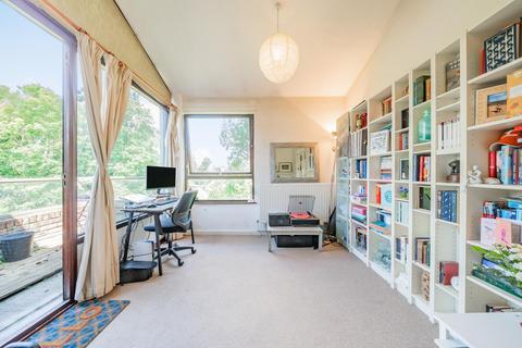 1 bedroom flat for sale, Stockhurst Close, Putney