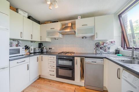 1 bedroom flat for sale, Stockhurst Close, Putney
