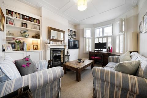 4 bedroom end of terrace house to rent, Revelstoke Road London SW18