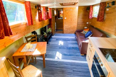 1 bedroom houseboat for sale, Benbow Waye, Uxbridge UB8