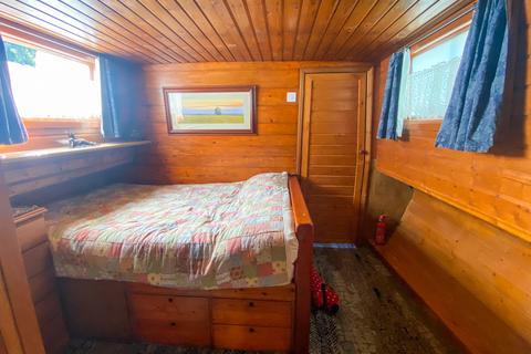 1 bedroom houseboat for sale, Benbow Waye, Uxbridge UB8