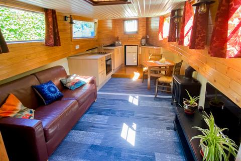 1 bedroom houseboat for sale, Benbow Waye, Uxbridge UB8