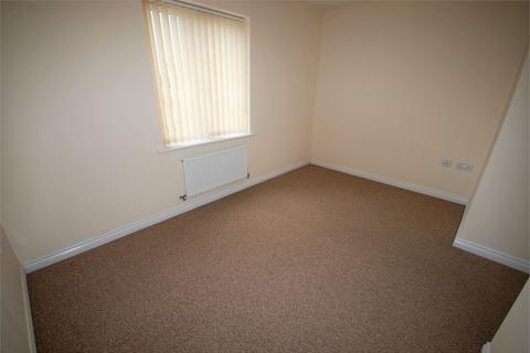 2 bedroom flat to rent, Signalman Court, Butterfield Gardens, Rugby, CV21