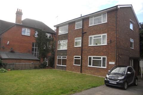 2 bedroom apartment to rent, Clandon Road, Guildford GU1