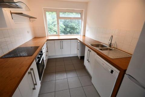 2 bedroom apartment to rent, Clandon Road, Guildford GU1