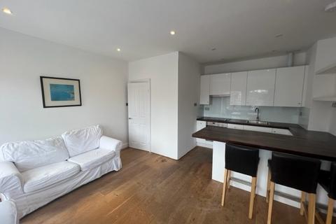 3 bedroom apartment to rent, Hazlebury Road London SW6