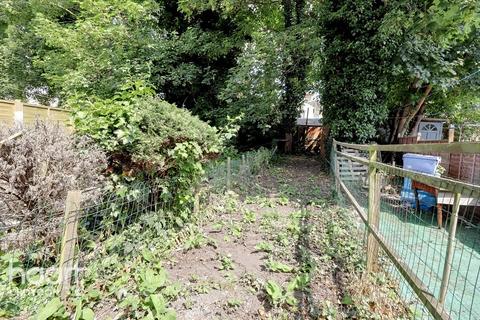 32 Lancing Road, Croydon, CR0 3EL