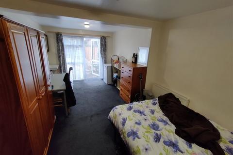 1 bedroom in a house share to rent, Blackthorne Close, Hatfield, AL10