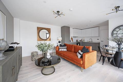 Maisonette for sale, 3-19 Caroline Street, London E1