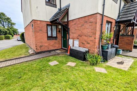 Carmarthen - 2 bedroom ground floor flat for sale