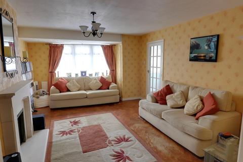 3 bedroom semi-detached house for sale, RAVENSBOURNE DRIVE, CHELMSFORD CM1