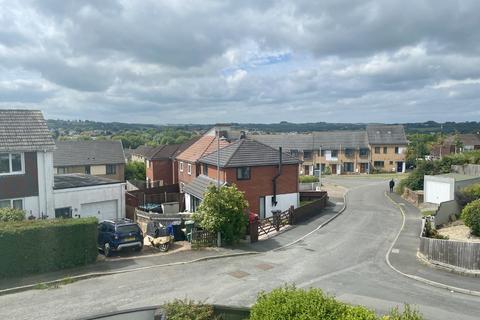 3 bedroom semi-detached house to rent, Sowden Park, Barnstaple, EX32