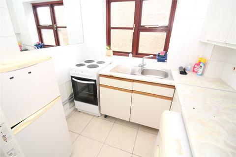 Studio to rent, Milton Road, Swanscombe DA10