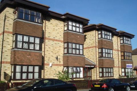 Studio to rent, Kingsdale Court, Swanscombe DA10