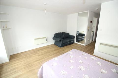 Studio to rent, Kingsdale Court, Swanscombe DA10